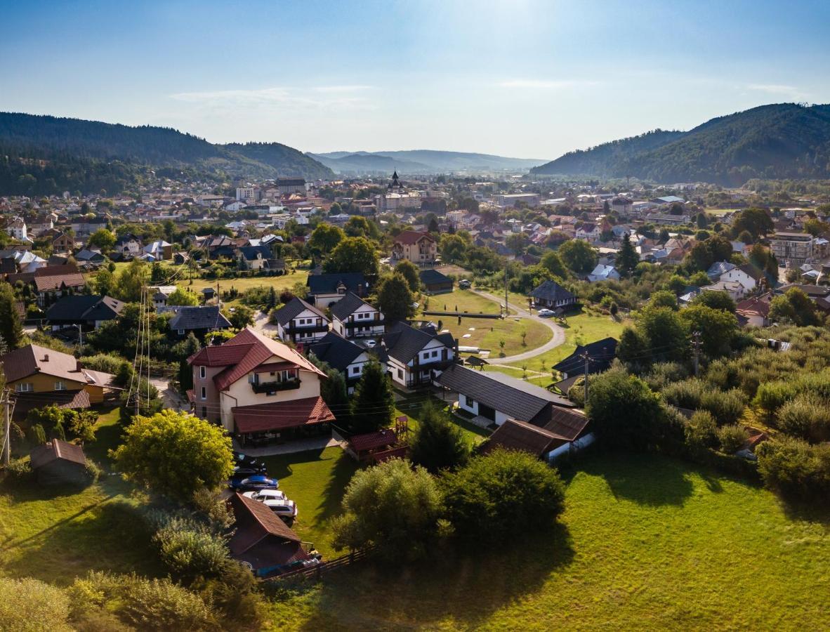 Pensiunea Bucovina Gura Humorului Exterior foto